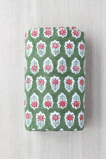Table Throw - Christmas Lily - Sage & Red