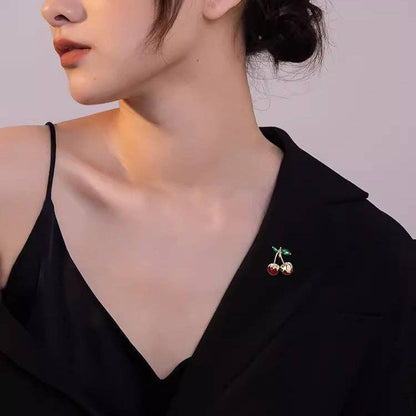 Ole - Cherry Alloy Rhinestone Mahjong Brooch