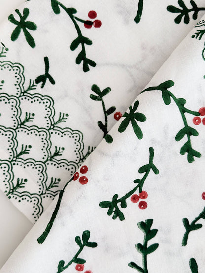 Table Runner - Winterberry, Evergreen & Red