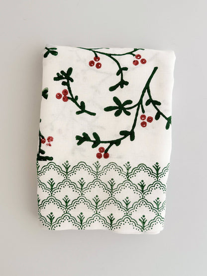 Table Runner - Winterberry, Evergreen & Red